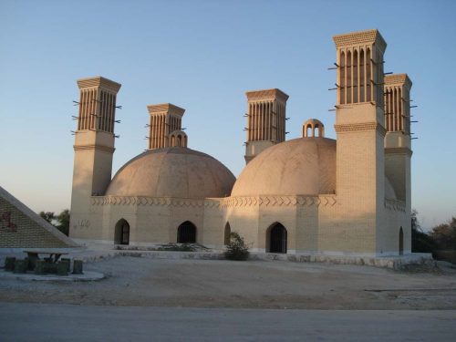 آب‌ انبار سنتی دوقلو در کیش