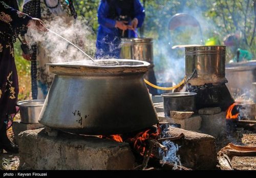 بهترین زمان برای شرکت در مراسم گلاب گیری کاشان